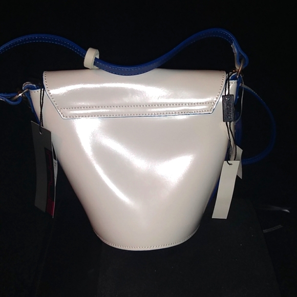 NWT Innue Crossbody Purse, Bucket, Patent Leather, Italian - Picture 3 of 12